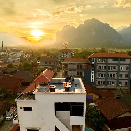 Easy Go Backpacker Hostel วังเวียง ภายนอก รูปภาพ