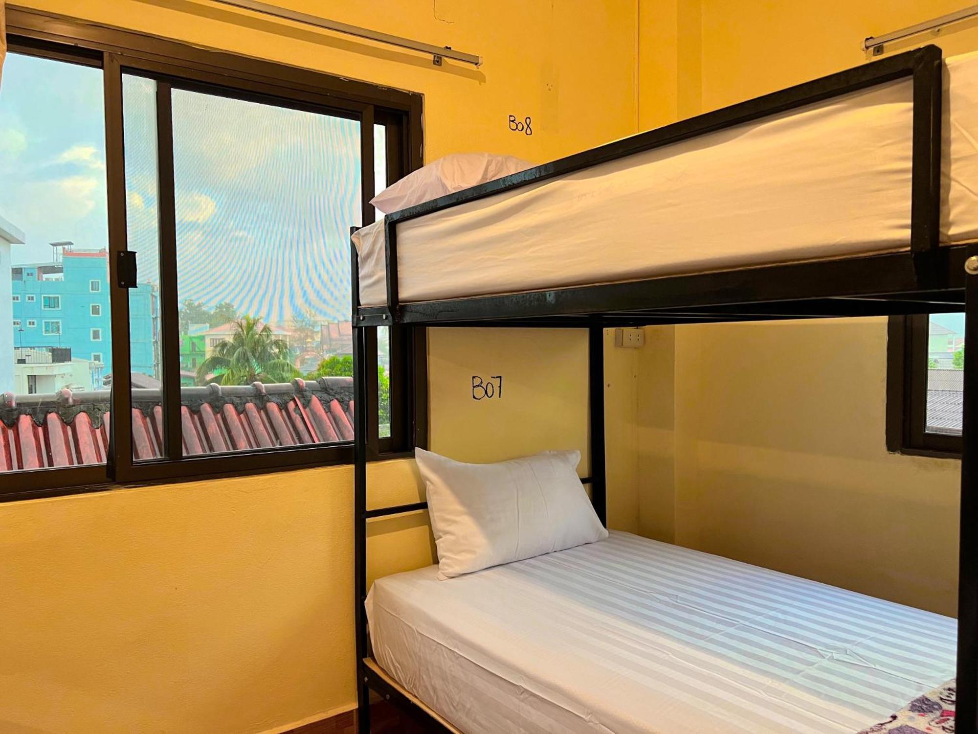 Easy Go Backpacker Hostel วังเวียง ภายนอก รูปภาพ