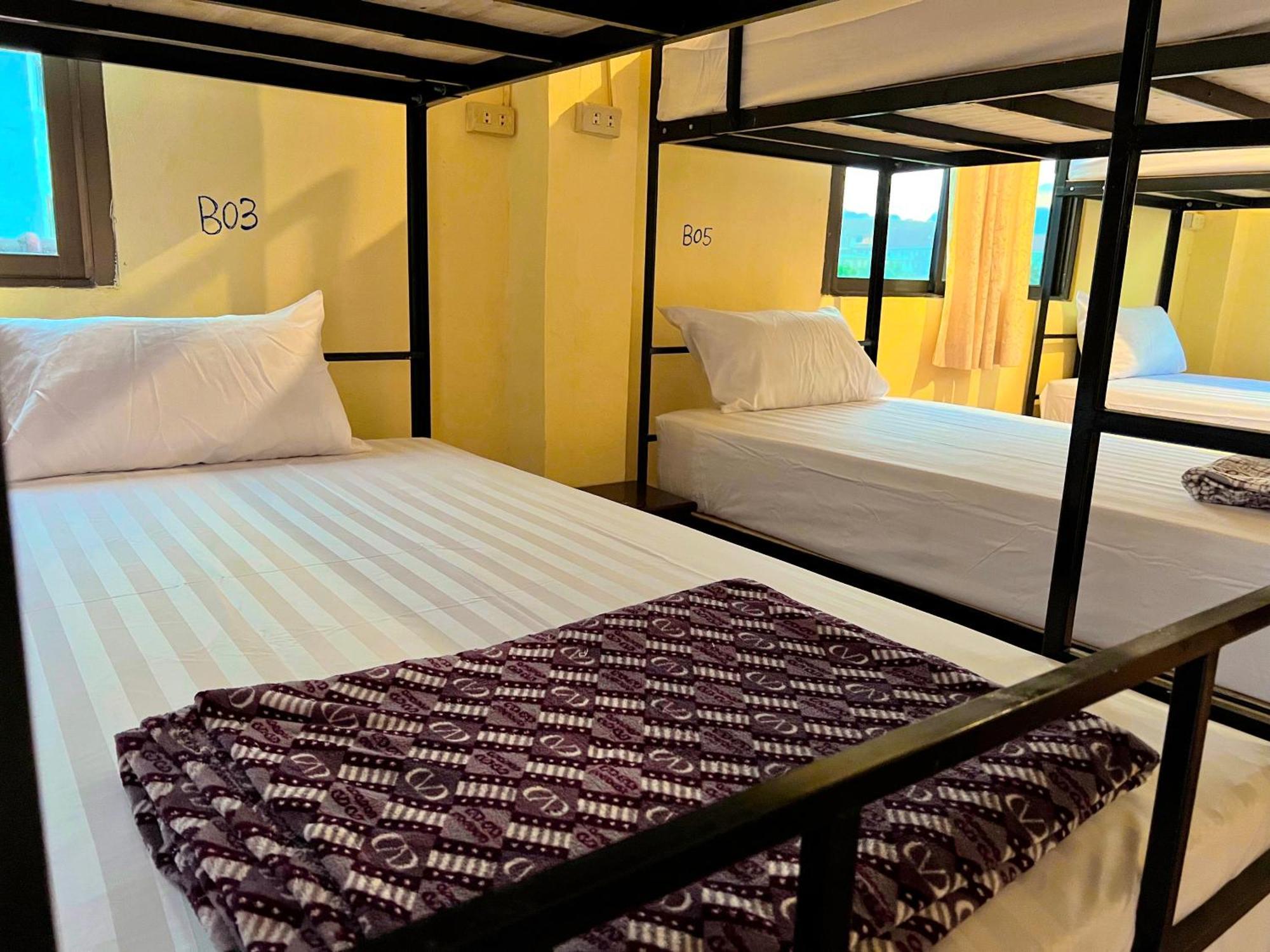 Easy Go Backpacker Hostel วังเวียง ภายนอก รูปภาพ