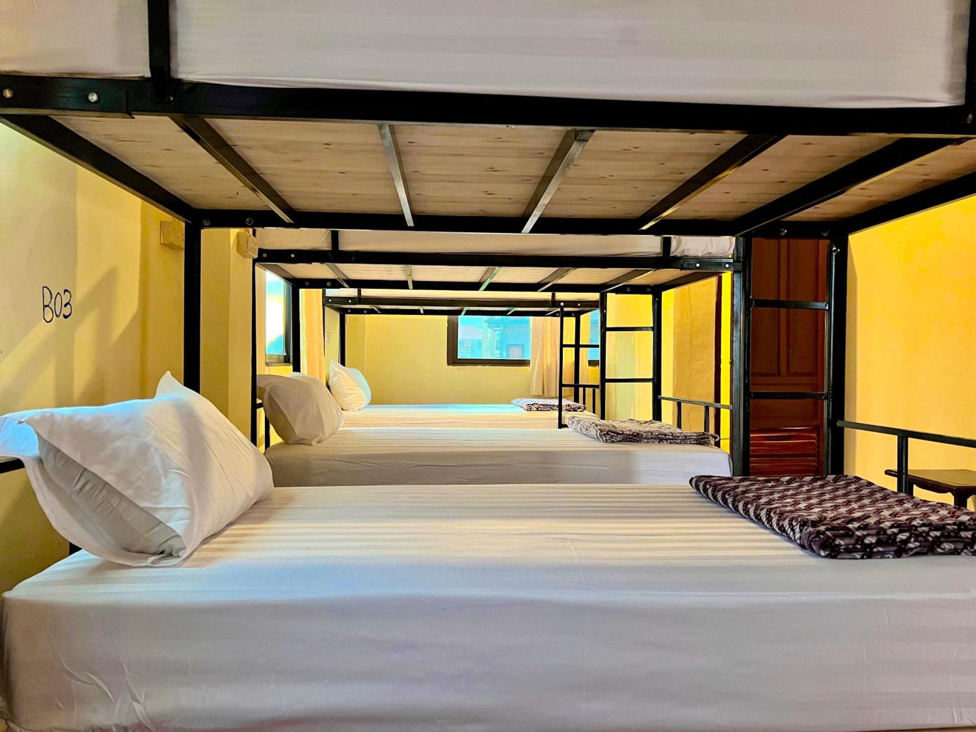 Easy Go Backpacker Hostel วังเวียง ภายนอก รูปภาพ