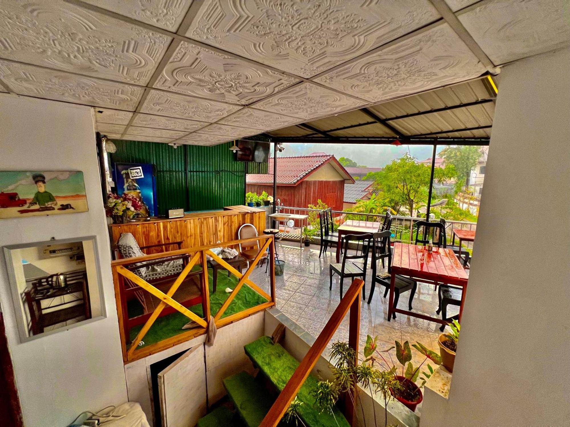 Easy Go Backpacker Hostel วังเวียง ภายนอก รูปภาพ