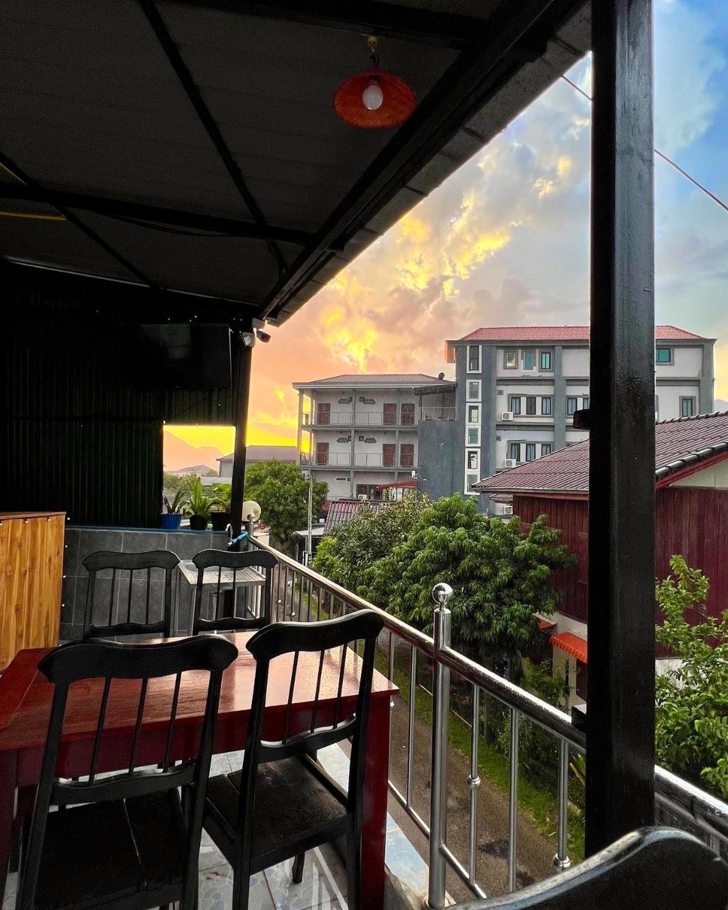 Easy Go Backpacker Hostel วังเวียง ภายนอก รูปภาพ