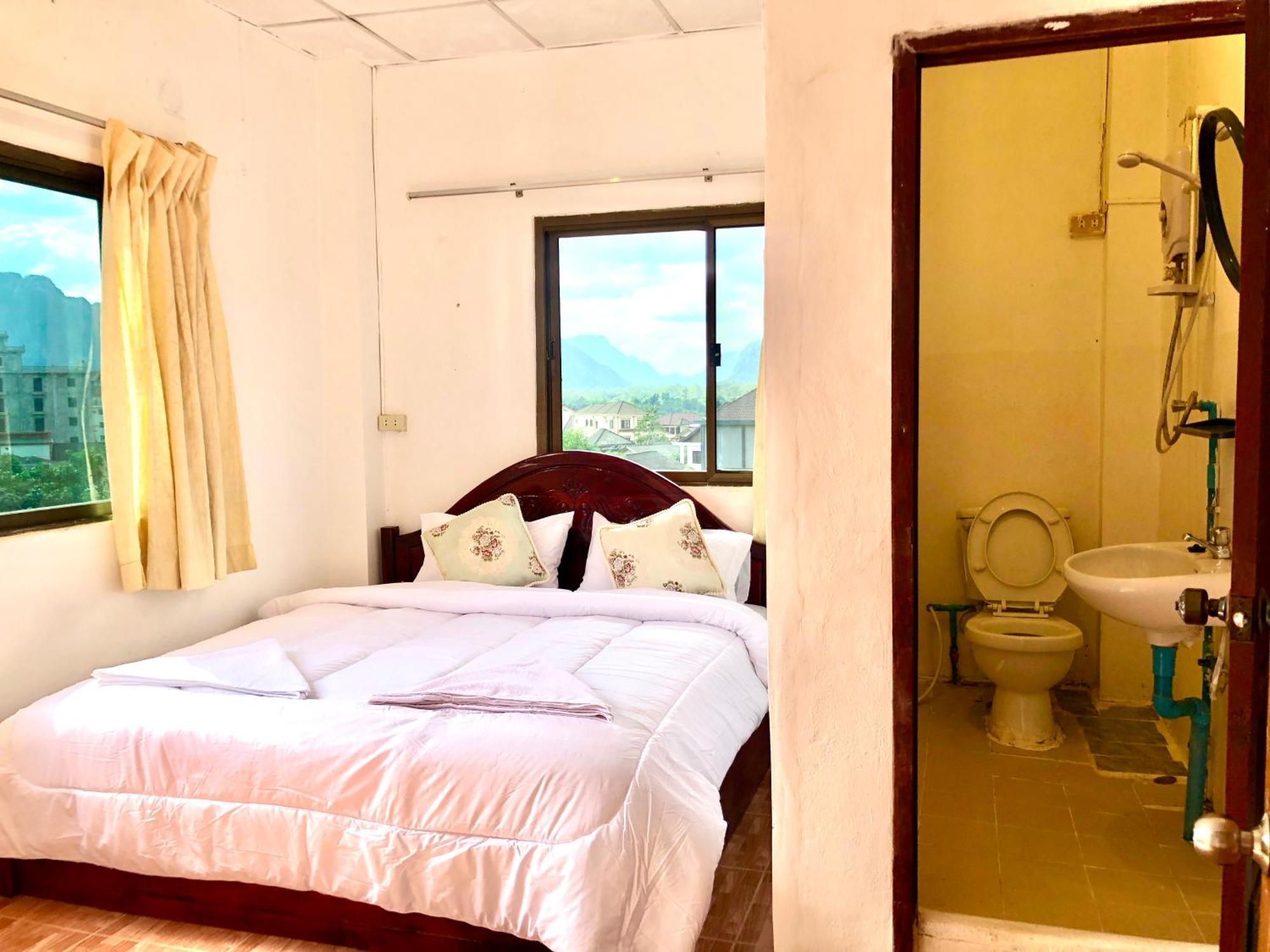 Easy Go Backpacker Hostel วังเวียง ภายนอก รูปภาพ
