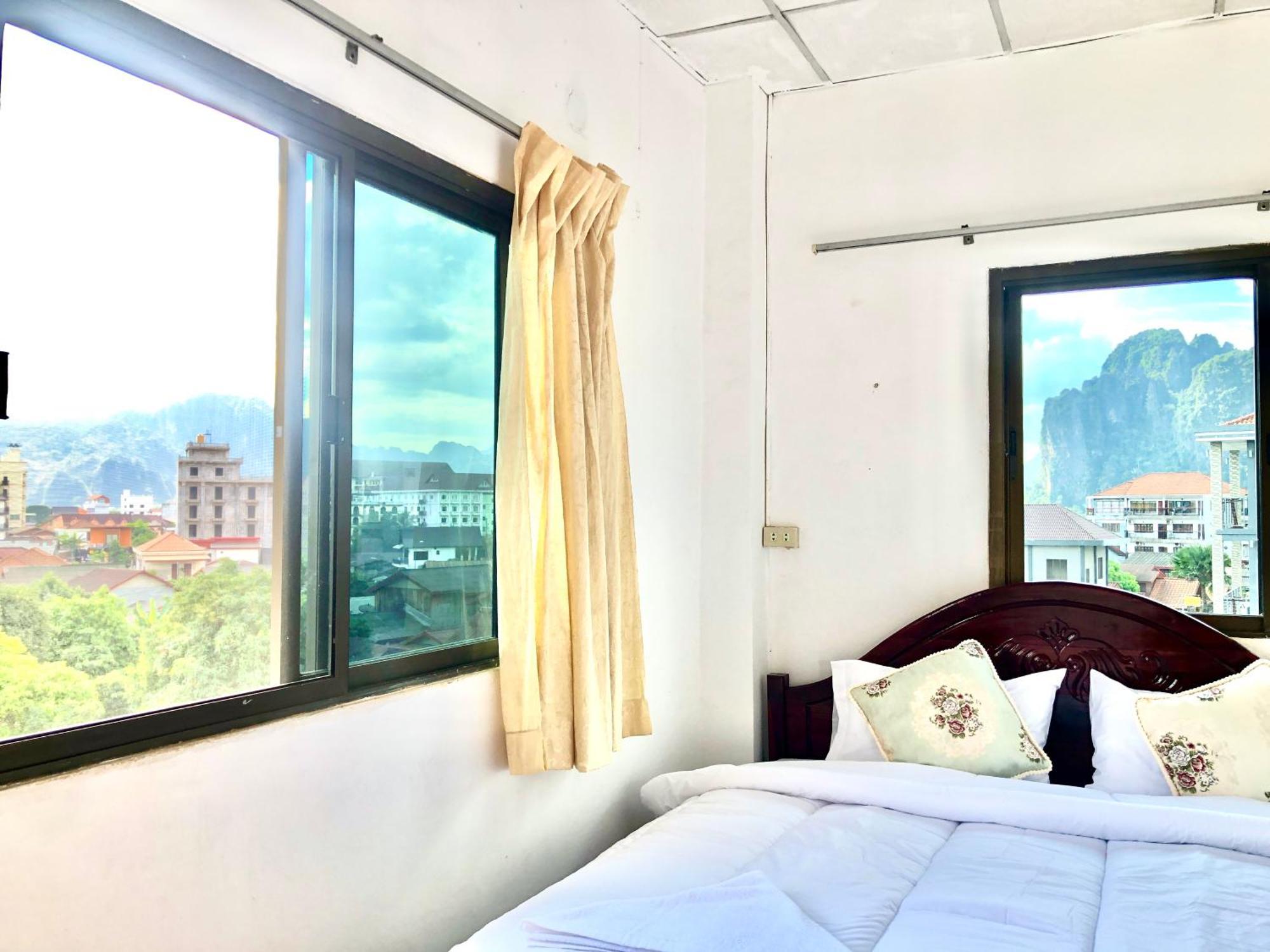 Easy Go Backpacker Hostel วังเวียง ภายนอก รูปภาพ