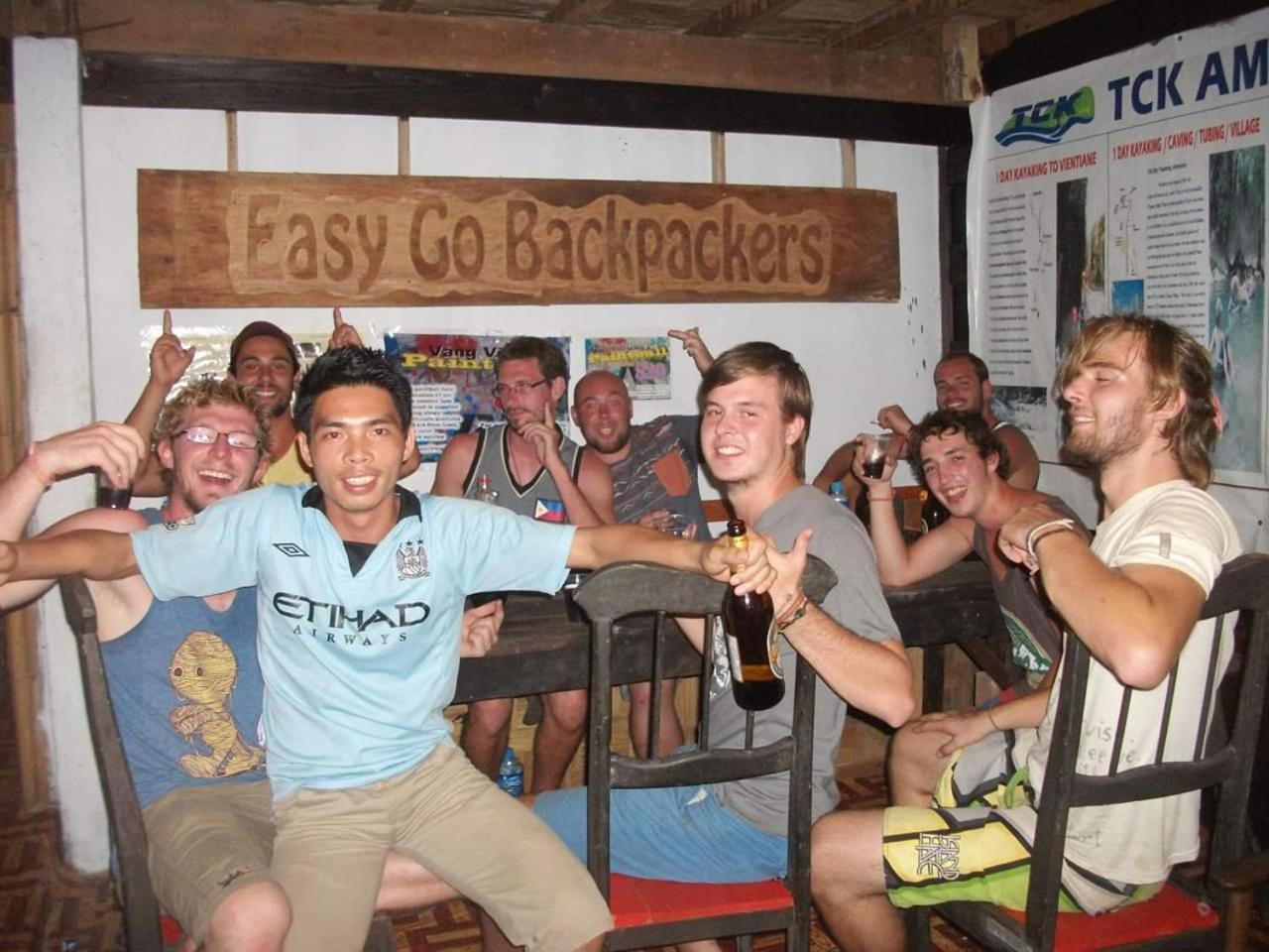 Easy Go Backpacker Hostel วังเวียง ภายนอก รูปภาพ