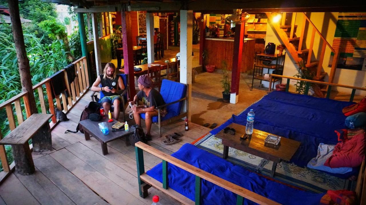 Easy Go Backpacker Hostel วังเวียง ภายนอก รูปภาพ